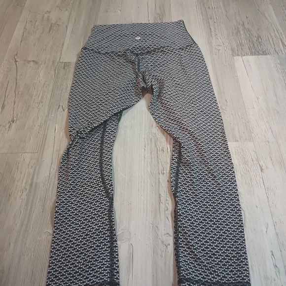 Lululemon Crop - Picture 3 of 6